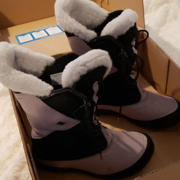 Boot - Picture 2 of 4